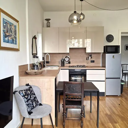 Apartment In Art Quarter *