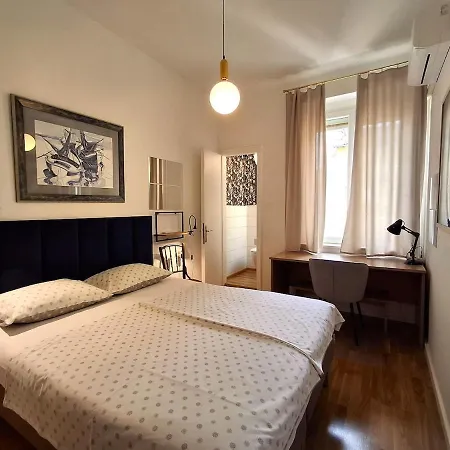 Apartment In Art Quarter