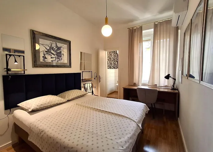 Apartment In Art Quarter
