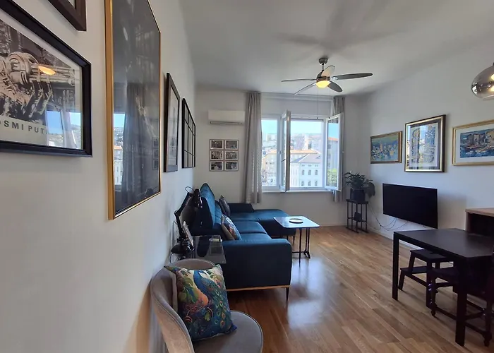 Apartment In Art Quarter *